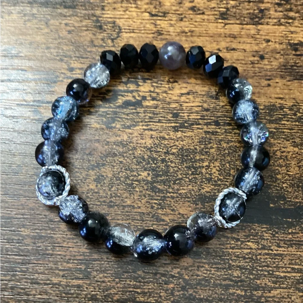 Bracelets - Picture 7 of 15